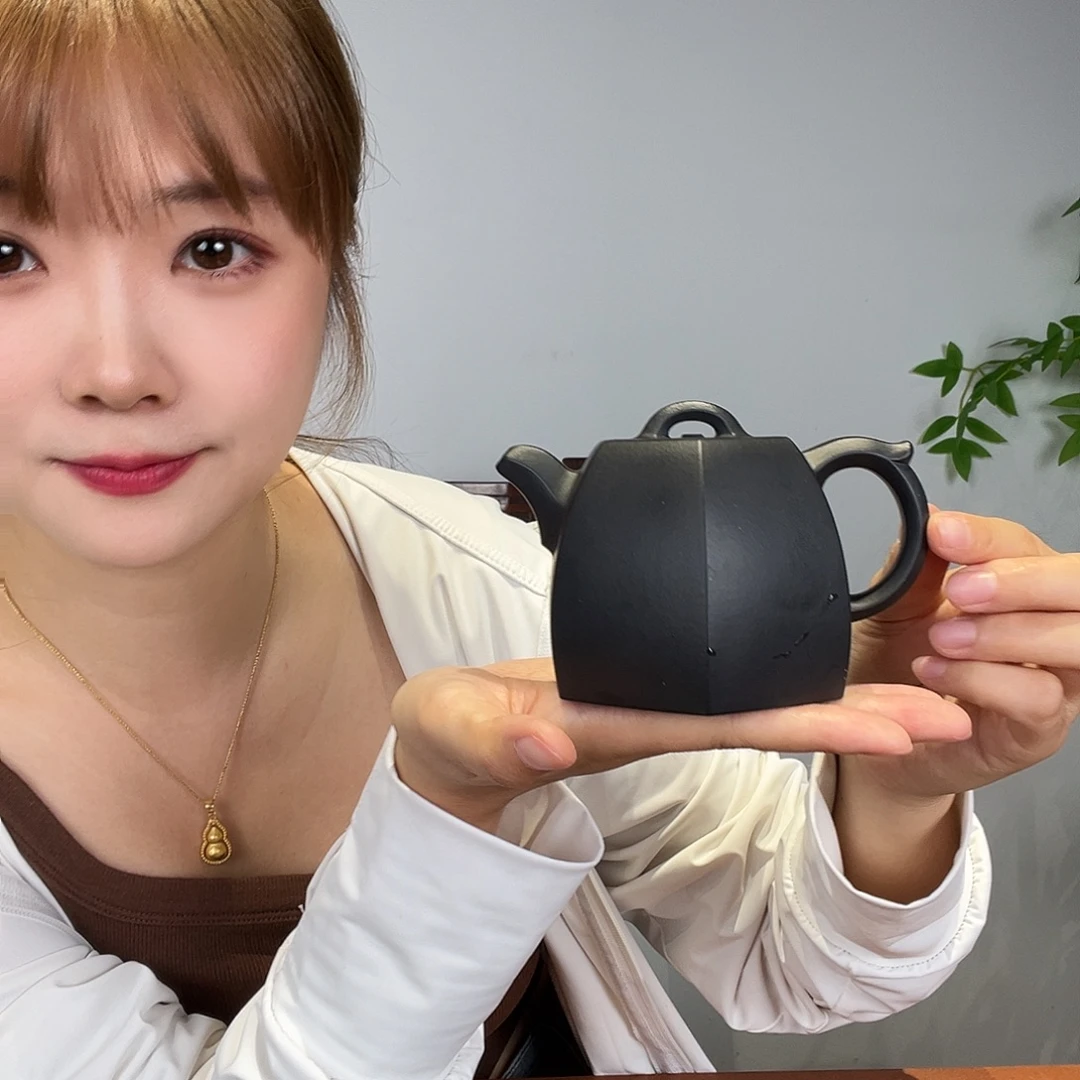 L***.紫砂茶壶铜驼2450cc……