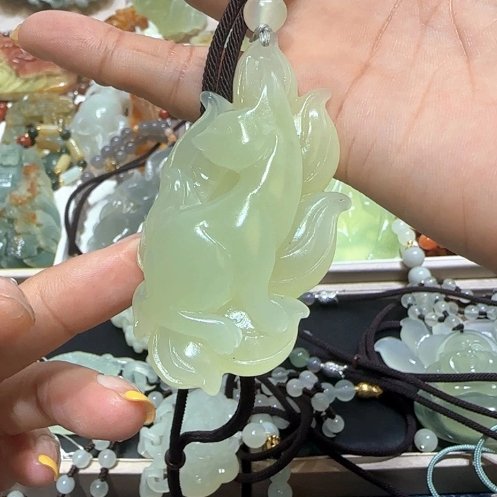 蛇纹石玉未镶嵌吊坠