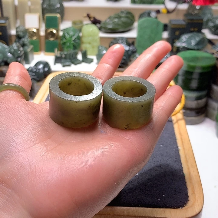靐***靐和田玉未镶嵌珠宝半成品
