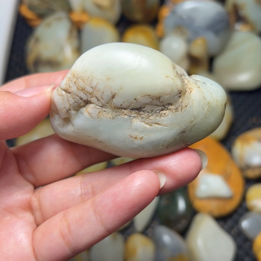 和田玉未镶嵌把件A49