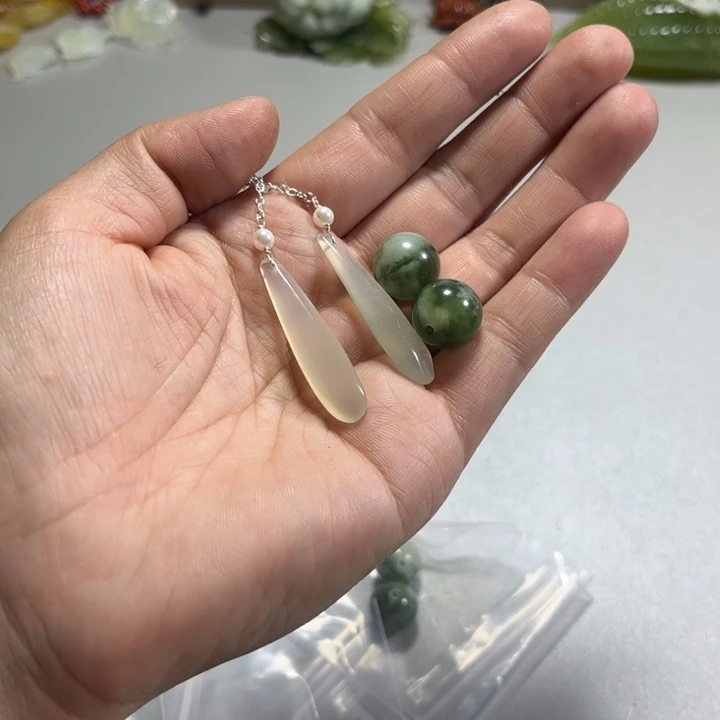 蛇纹石玉耳饰未镶嵌宇*