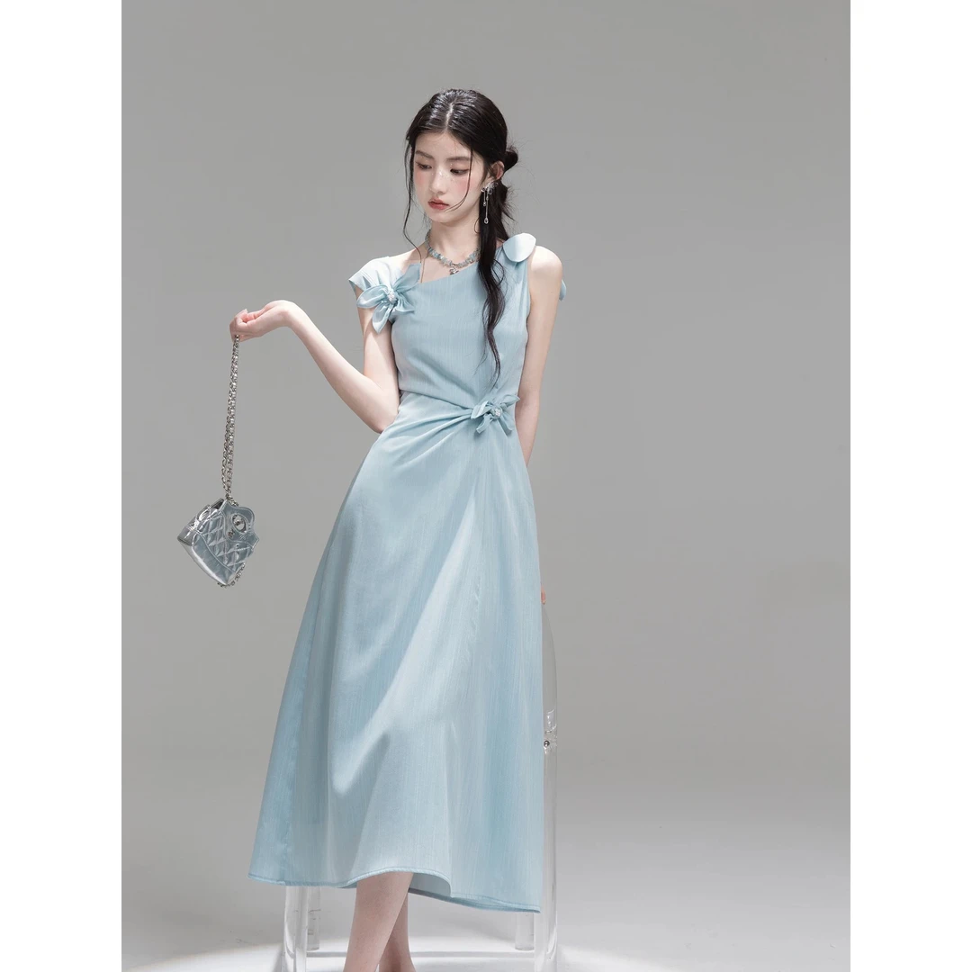 2025夏季新款清冷小姐姐冷萃青蓝高级不对称扭结高腰短袖连衣裙女