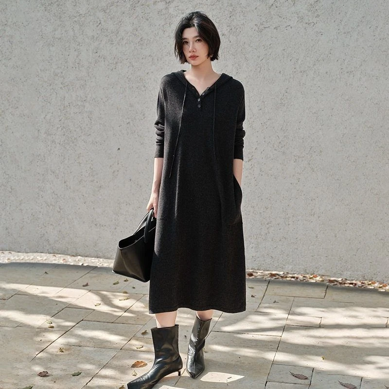 女士连帽针织黑色连衣裙春秋小个子百搭休闲显瘦条纹款式羊绒宽松