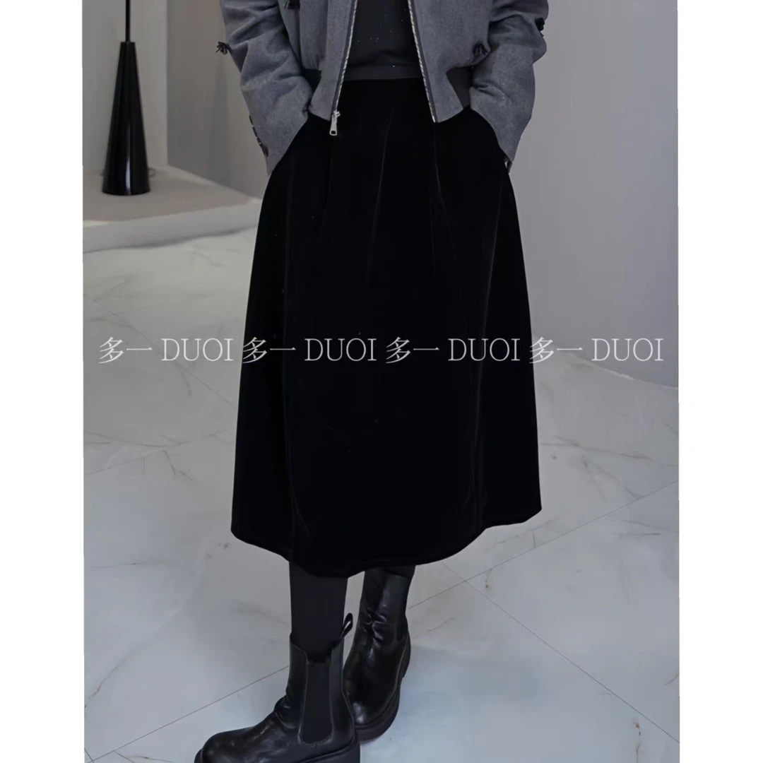 多一“优雅邂逅”2025秋季复古高腰平板丝绒显瘦时尚丝绒气质半裙