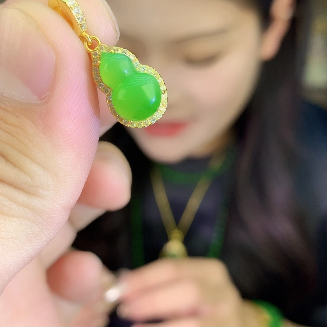 颈饰银S925镶嵌和田玉（碧玉）吊坠