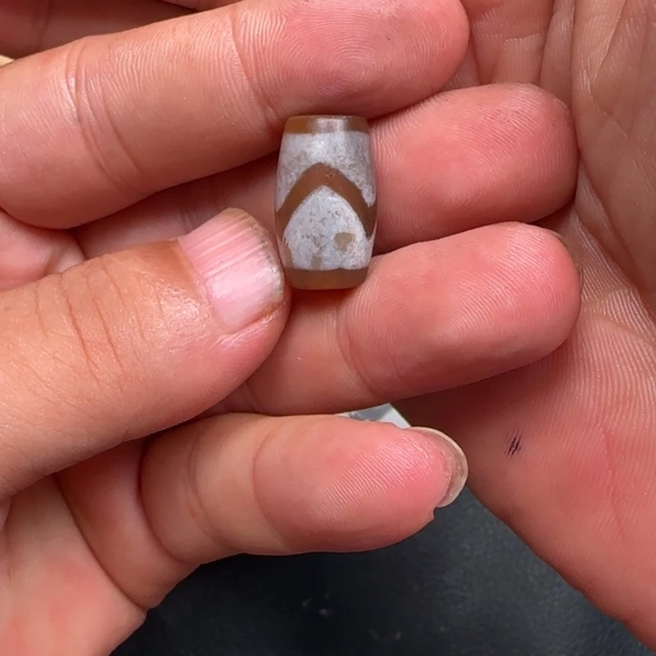 玻璃颈饰小*果玛瑙珠子