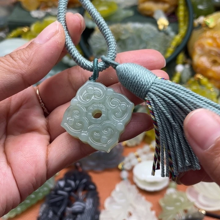 蛇纹石玉合金颈饰