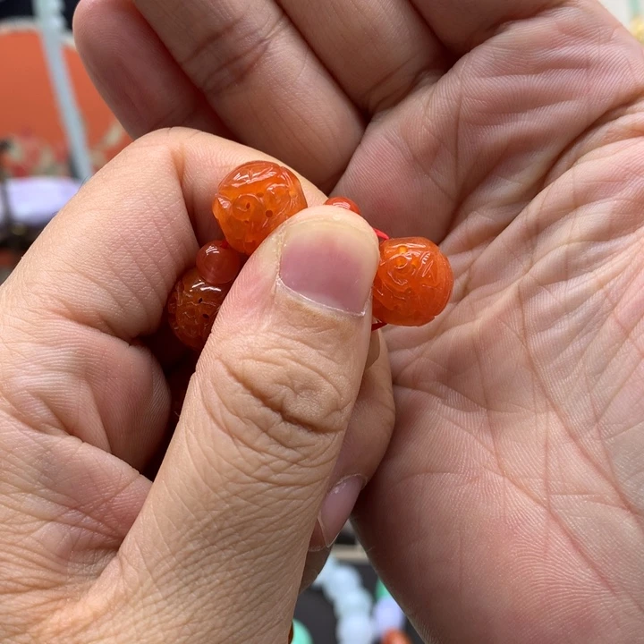 佳***佳翡翠未镶嵌吊坠(不含链)珠子两颗