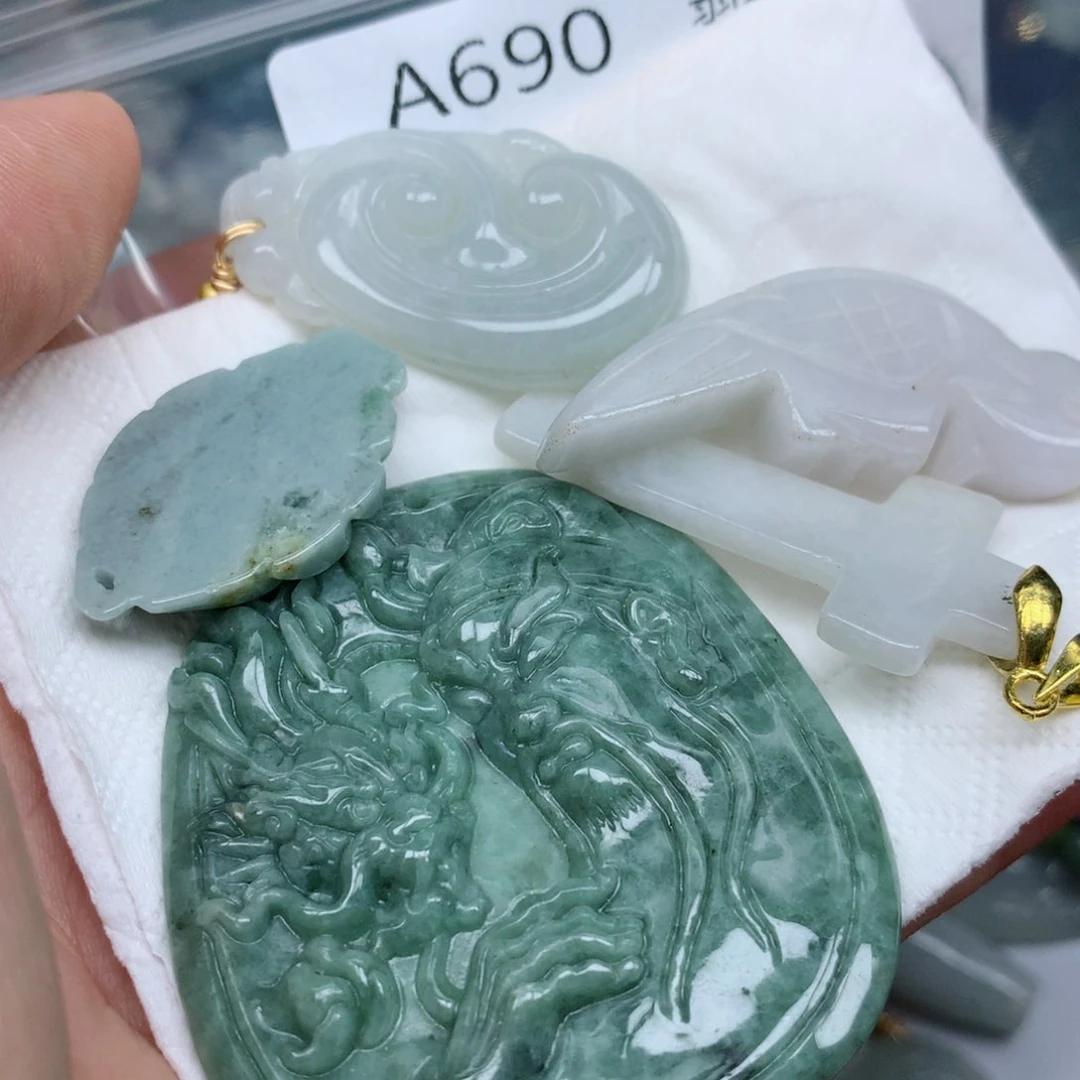 翡翠未镶嵌颈饰翡翠
