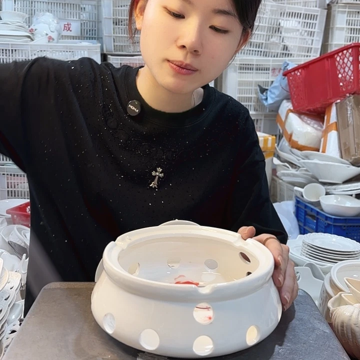 盘微瑕产品………福宝炉底一个