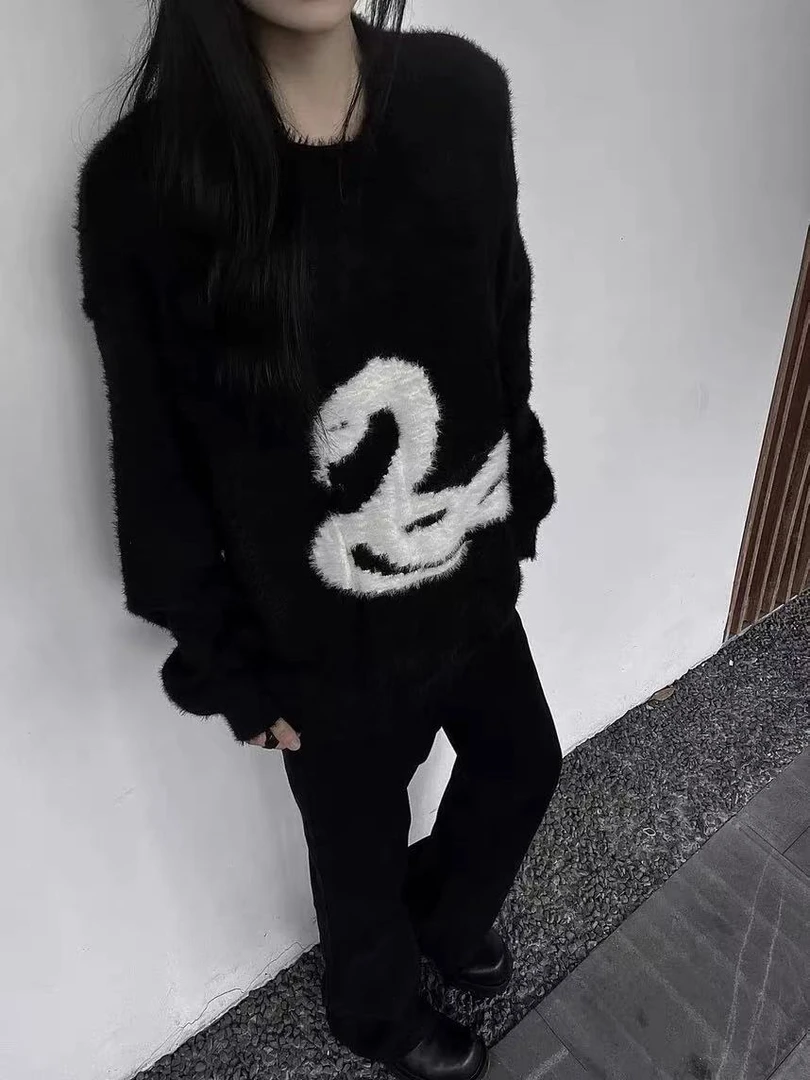 C2-3 黑色蛇蛇毛衣