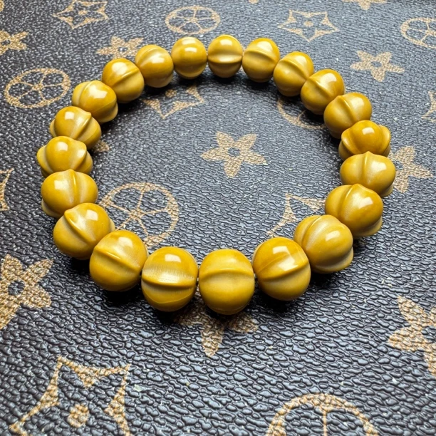 精工全品无暇 11mm鲨鱼鳍 猴头手串