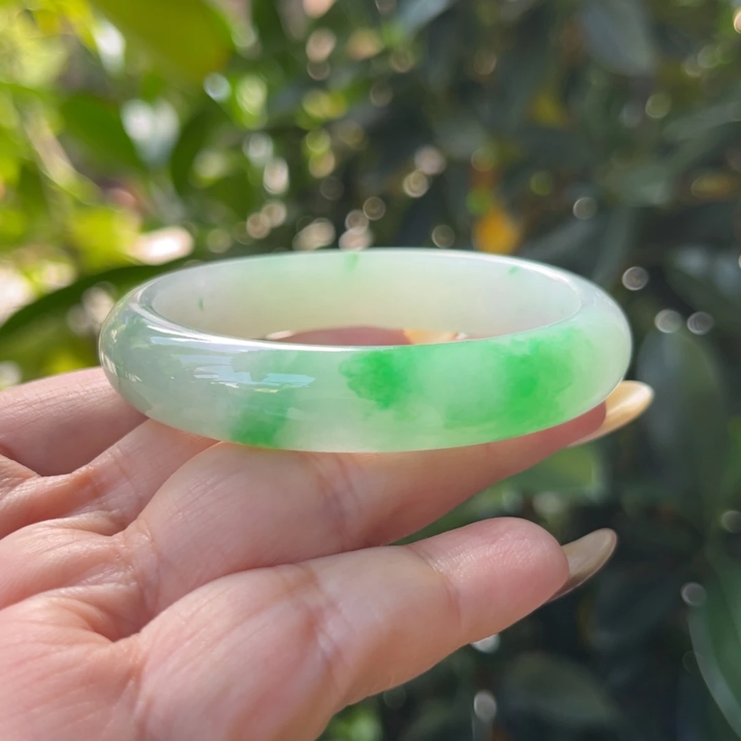 翡翠未镶嵌手镯53.8贵妃