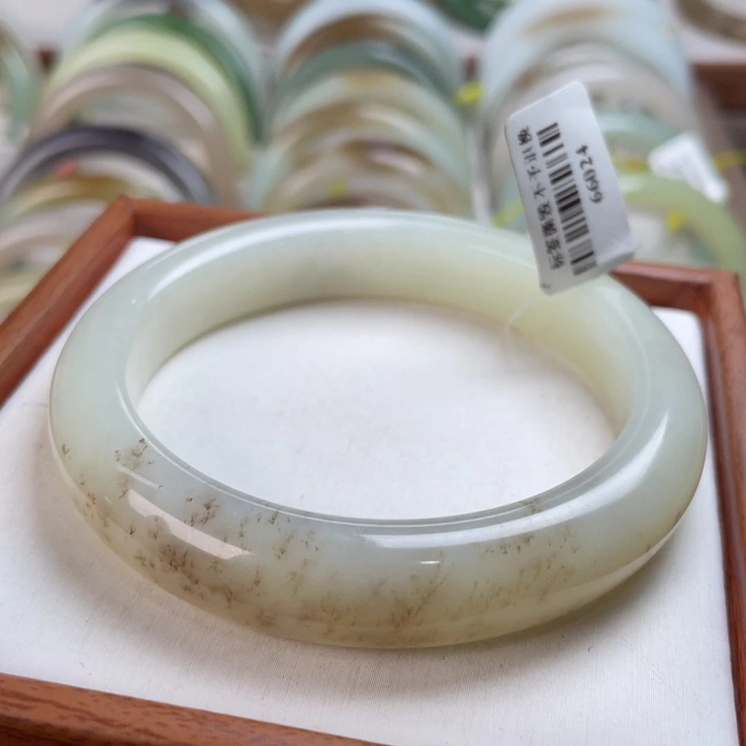 【闪购商品】和田玉手镯未镶嵌83 58/59