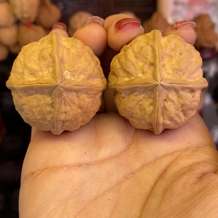文玩核桃吊坠55玉玺四棱