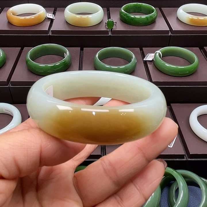 和田玉未镶嵌手镯57