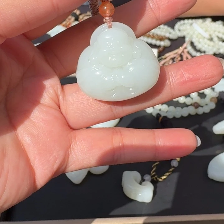 和田玉未镶嵌颈饰