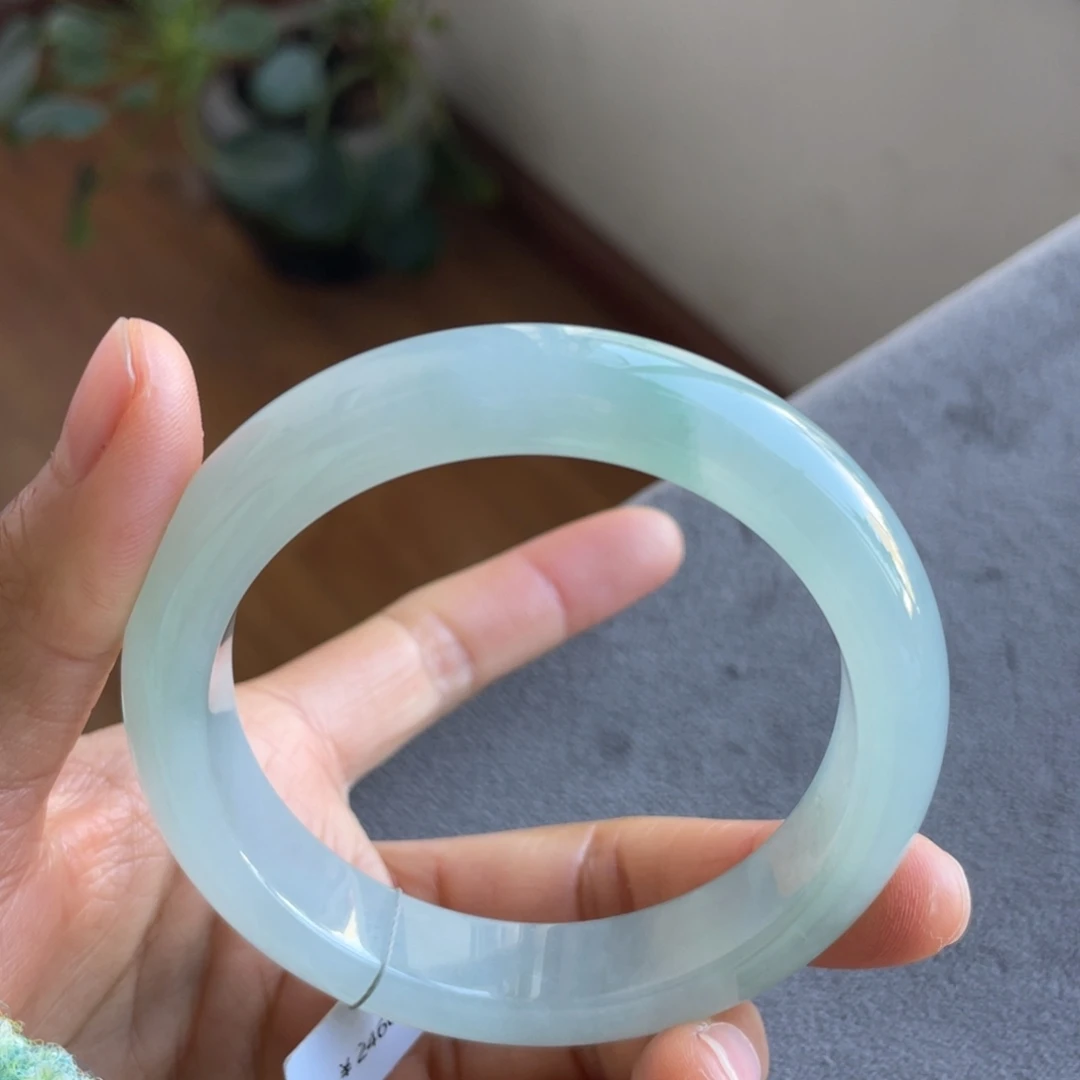 翡翠未镶嵌手镯飘花