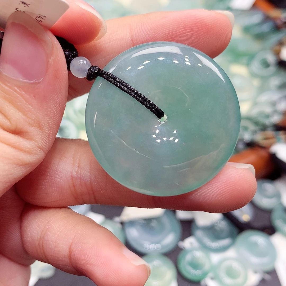 翡翠未镶嵌颈饰编号81，32.9/5.5