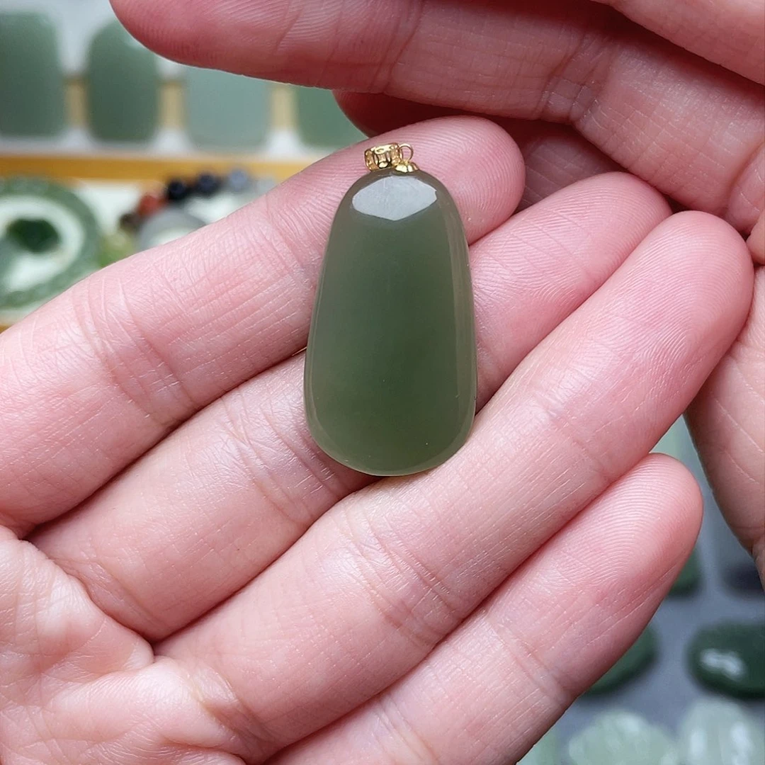 和田玉挂件18K金镶嵌s****