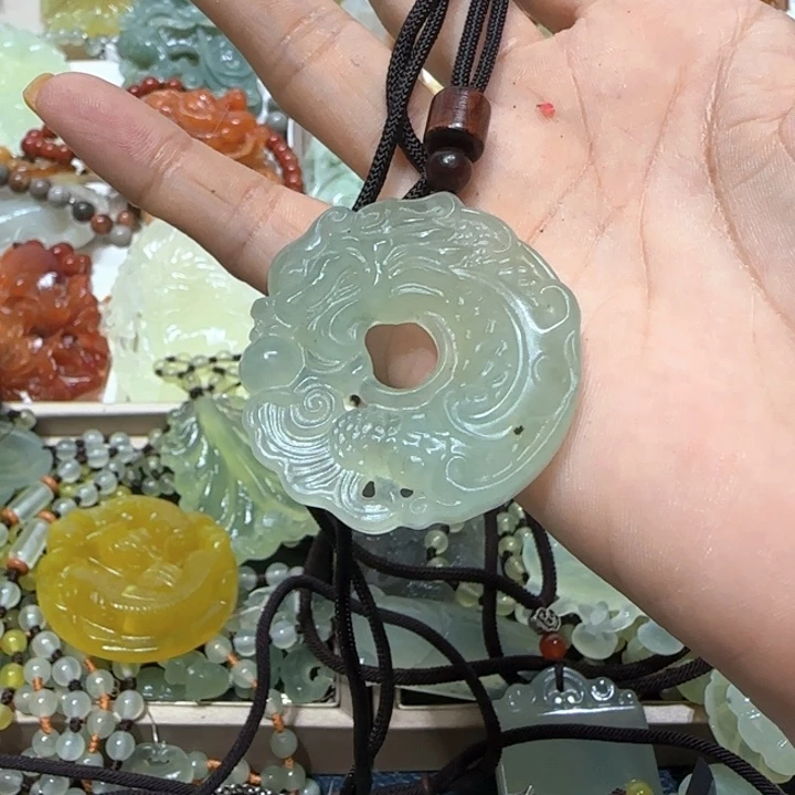 蛇纹石玉未镶嵌吊坠吃**福