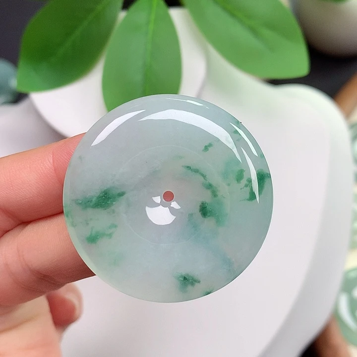 翡翠未镶嵌颈饰平安扣 38.1x6.0mm