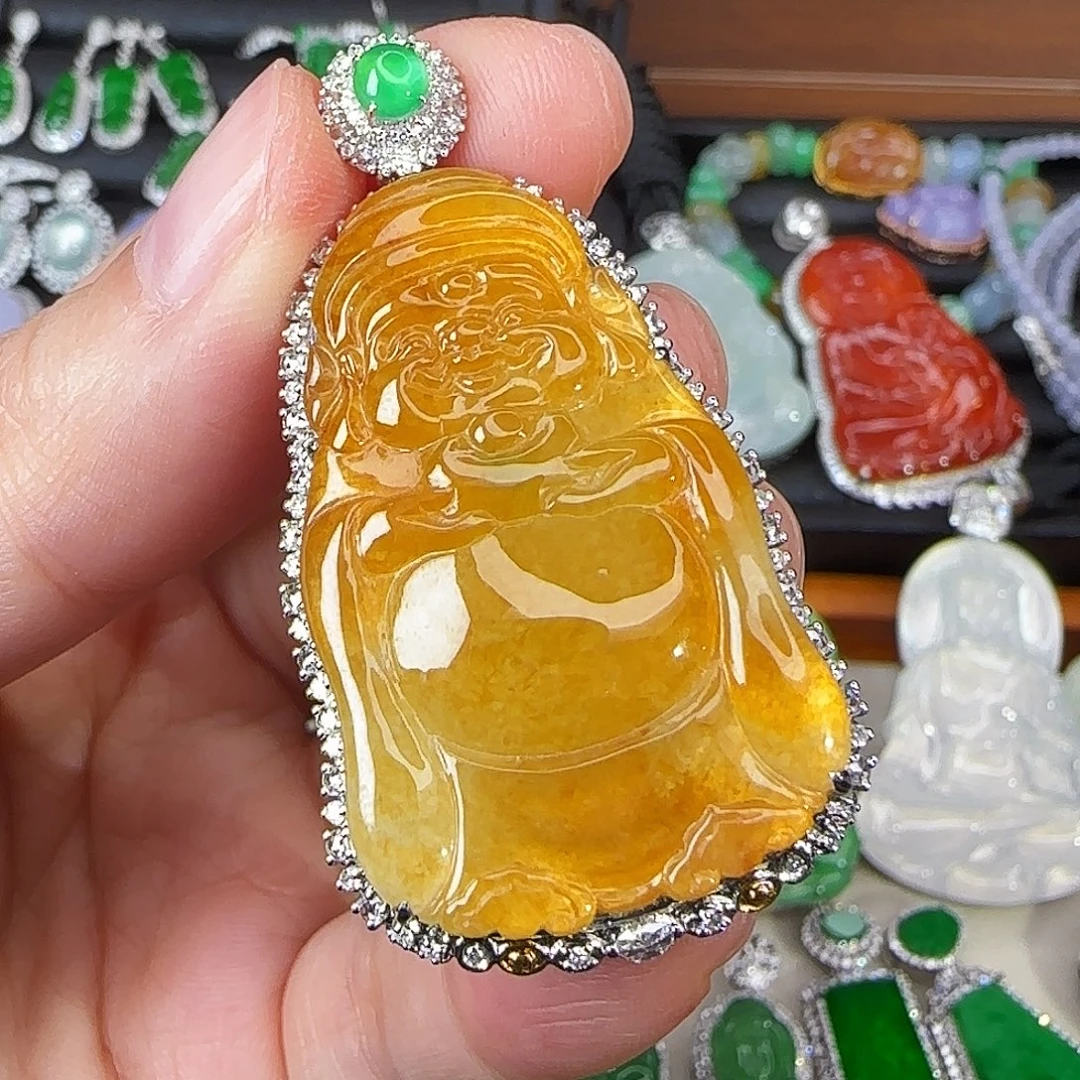 翡翠18K金镶嵌颈饰冰黄翡财神