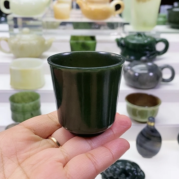 未镶嵌和田玉挂件杯子