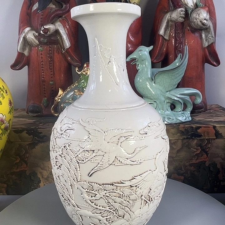 瓶白釉高浮雕松鹤纹赏瓶