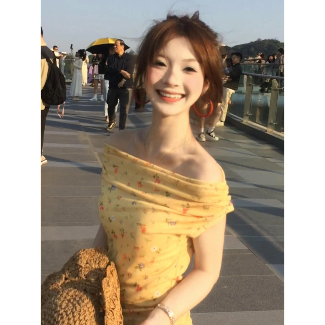 法式复古碎花一字肩背心女夏季不规则荷叶边设计独特漂亮掐腰上衣