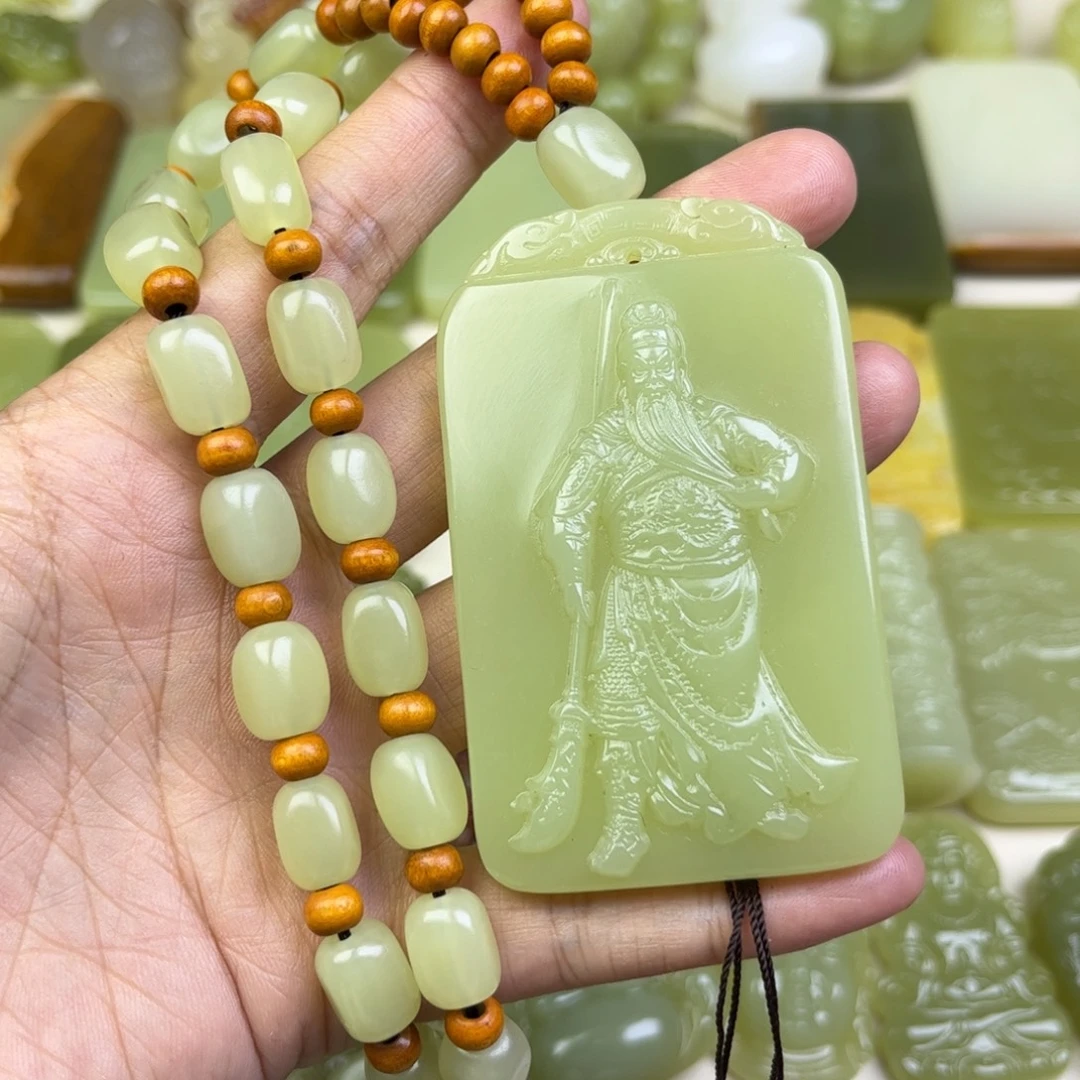 新疆昆仑山料关公