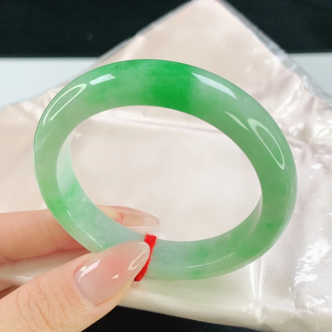 翡翠手镯未镶嵌228翡翠