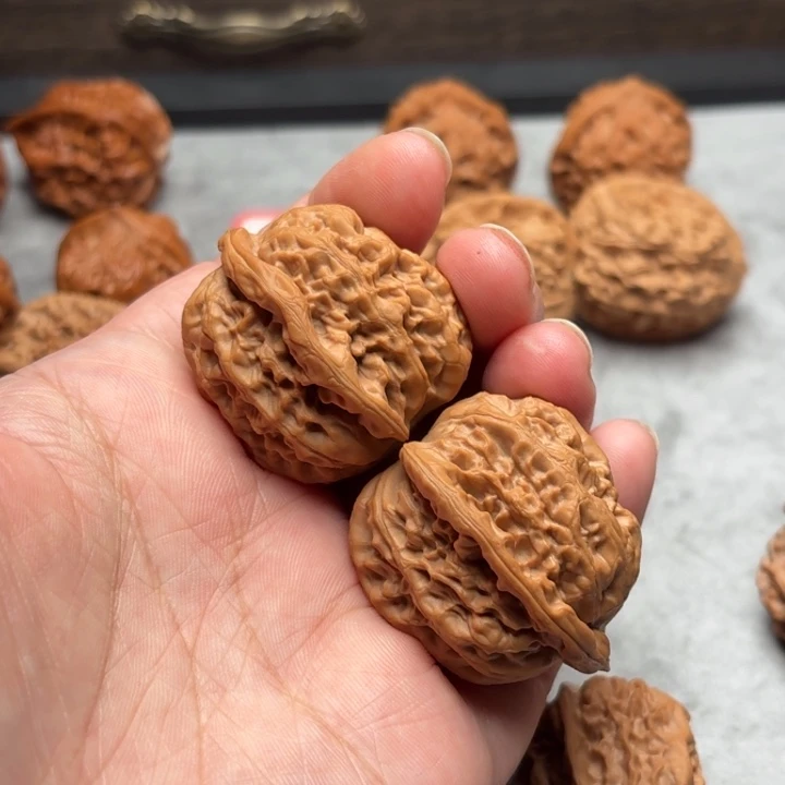 文玩核桃吊坠野生方块鸡心35