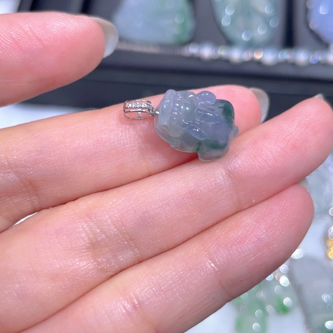 颈饰18K金镶嵌翡翠翡翠