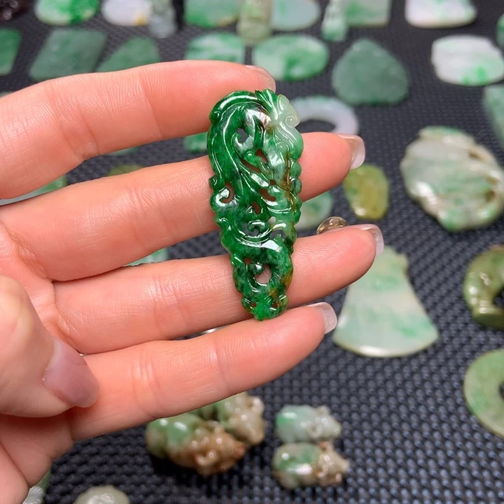 翡翠挂件未镶嵌艳*