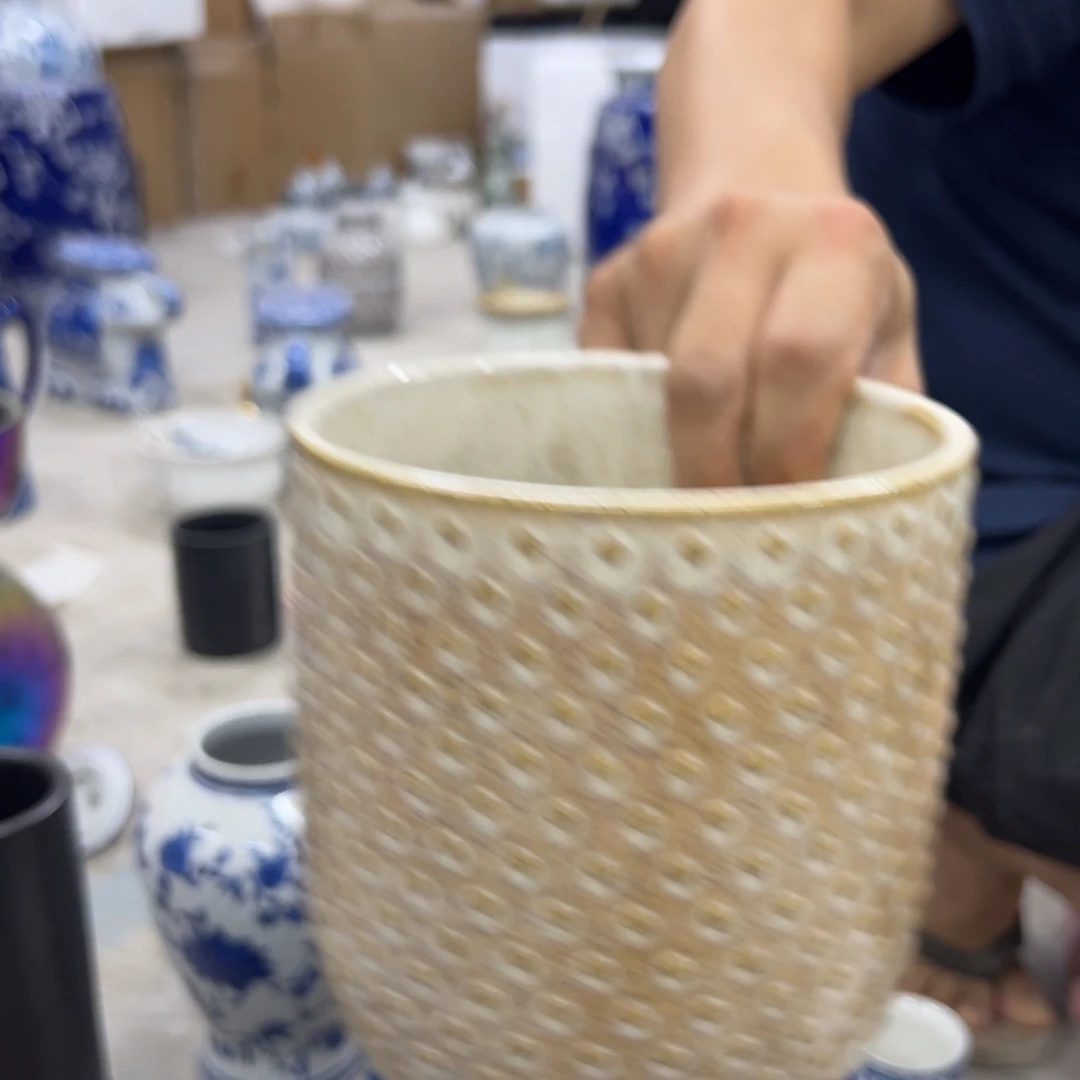 微瑕青花瓷器值得厚爱