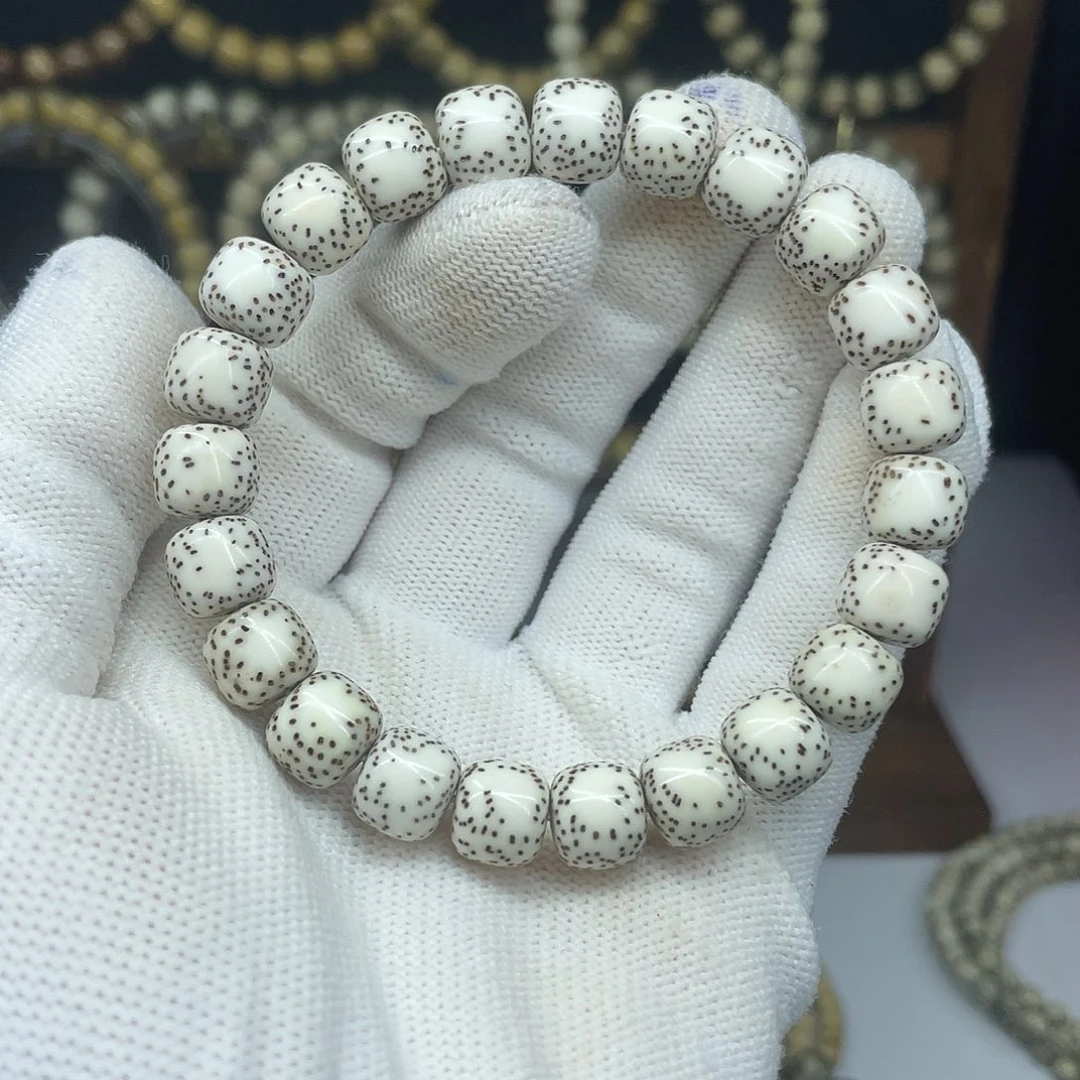 手串星月菩提10-9，侧留白