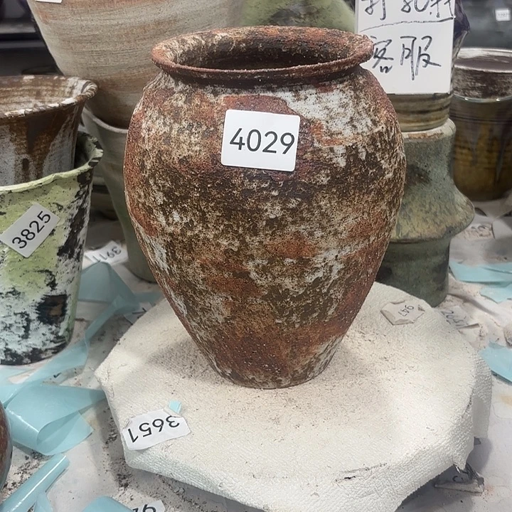 摆件高22，口11，有孔4029