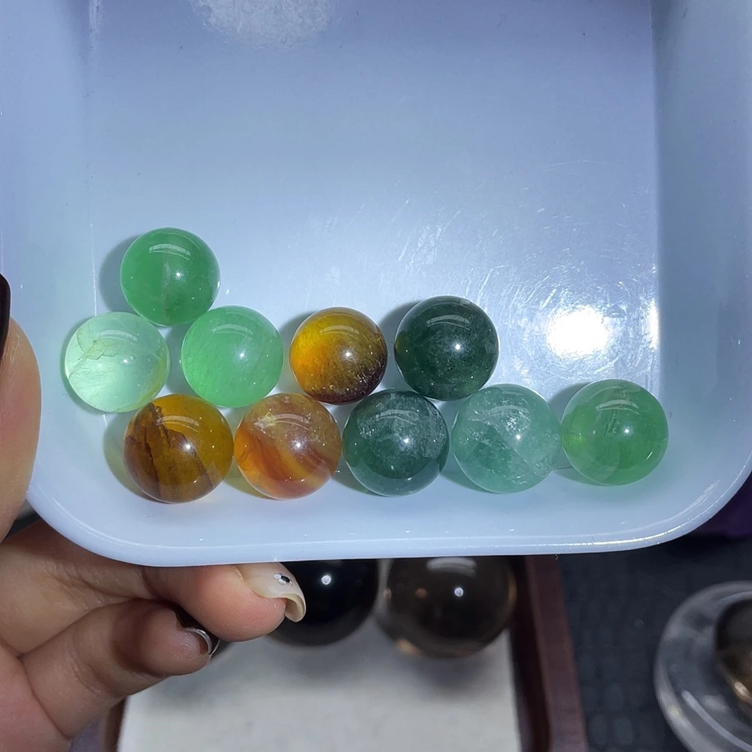 未镶嵌珠宝半成品水晶2莹石小球一盘