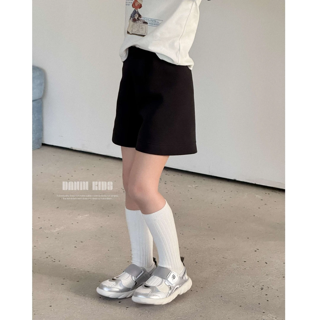 【嗒囜】女童夏季新款时尚女孩黑色简约百搭西装短裤宽松舒适运动裤