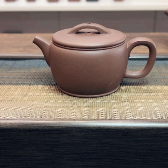 茶壶紫砂黄龙山原矿底槽清半手工（170 cc）