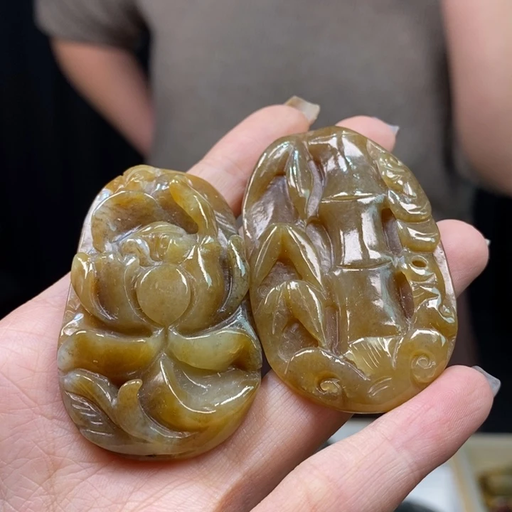 岫岩河磨玉（透闪石质玉）颈饰未镶嵌