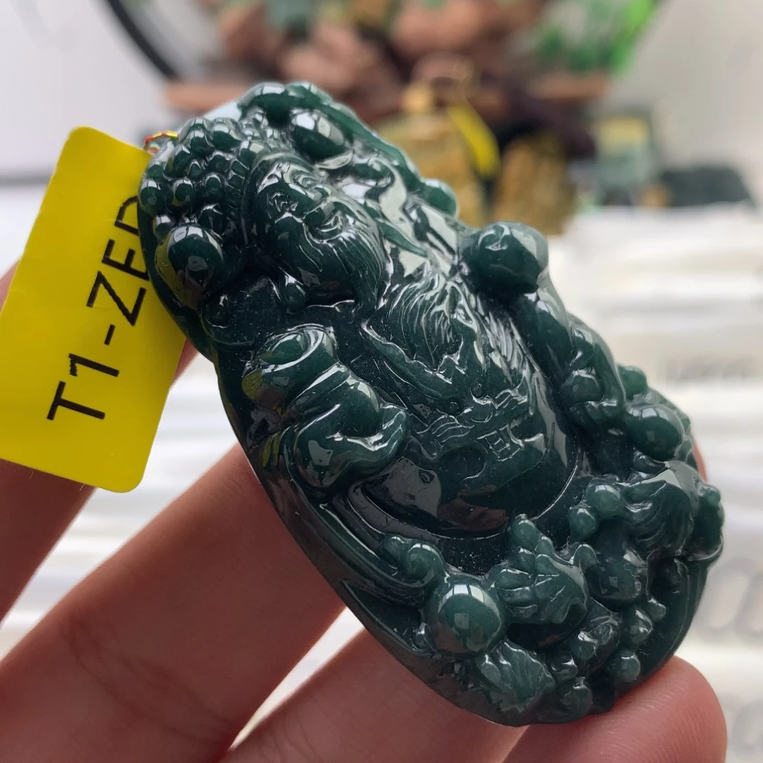 颈饰未镶嵌翡翠财神