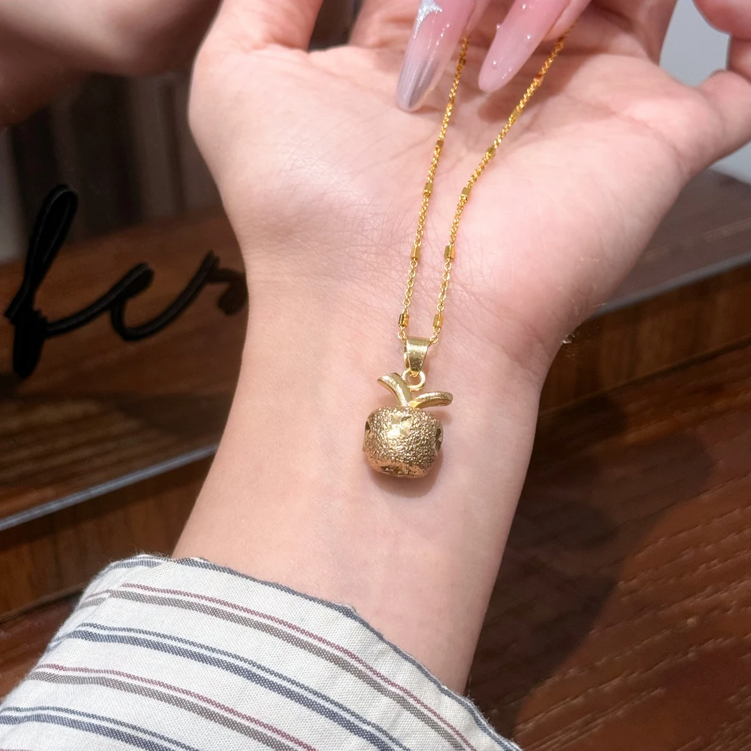 铜合金吊坠 爆款小红书款苹果吊坠女镀金时尚简约项链圣诞节礼物