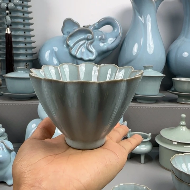 瓷片汝瓷斗笠花口杯圈足烧天青釉微瑕