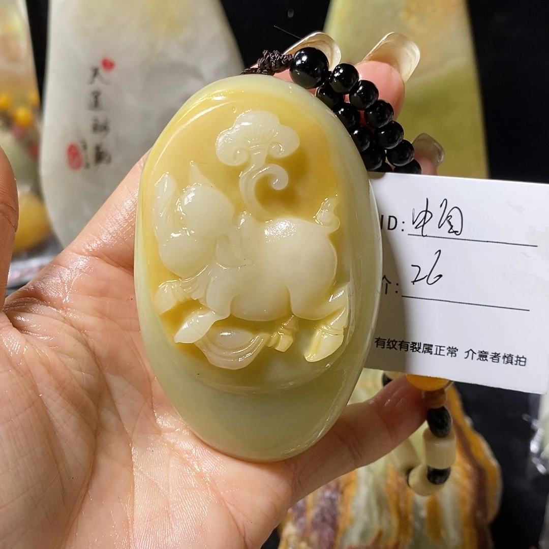 石材中***梦古青石手把件