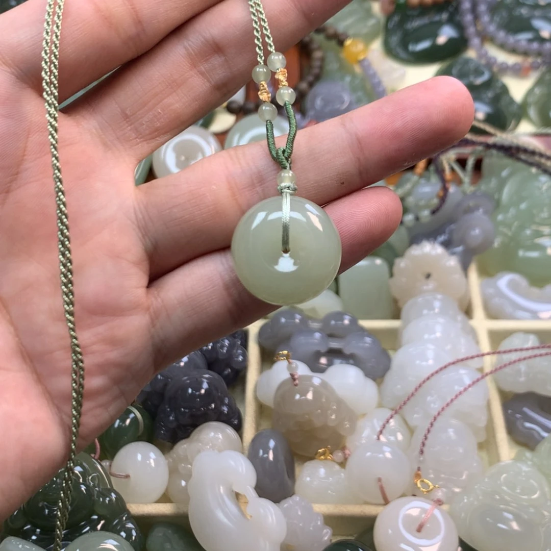【闪购商品】颈饰未镶嵌和田玉