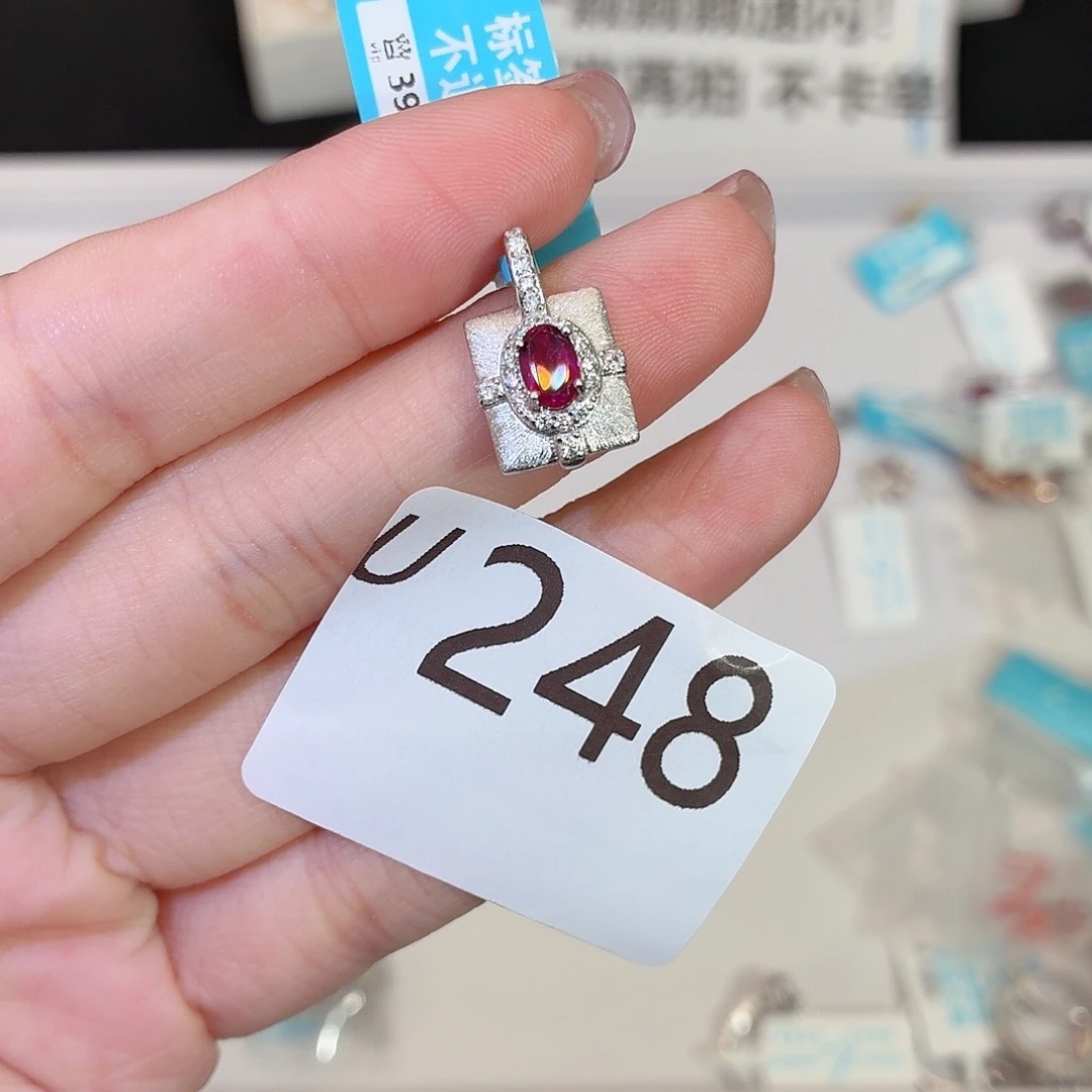 银S925镶嵌珠宝首饰石榴石