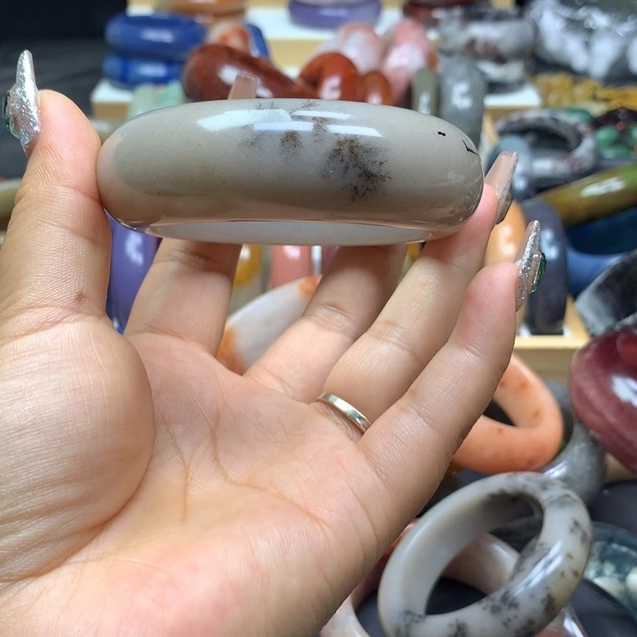未镶嵌手镯石英质玉自**朵