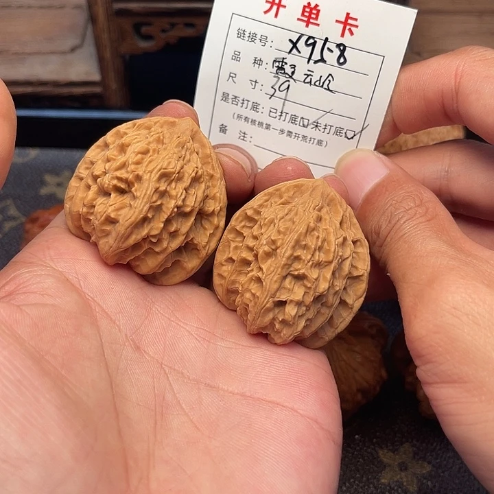 吊坠桃核文玩核桃
